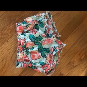 Baby Gap floral patterned shorts EUC